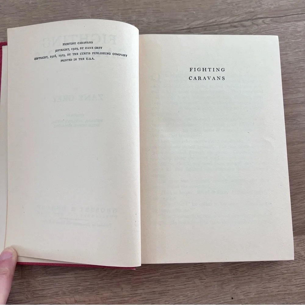 Vintage 1929 Book “FIGHTING CARAVANS” By ZANE GREY‎